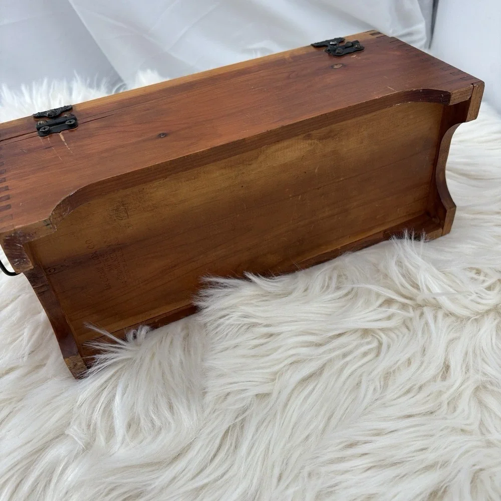 Vintage MCGRAW BOX CO Rounded Wood Jewelry / Trinket / Keepsake Box w/ Hinge Lid